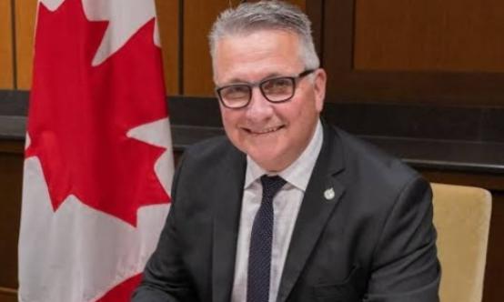 加拿大：已接到中方订单
 
加拿大农业部长满面笑容地宣布收到中方首批农产品订单，