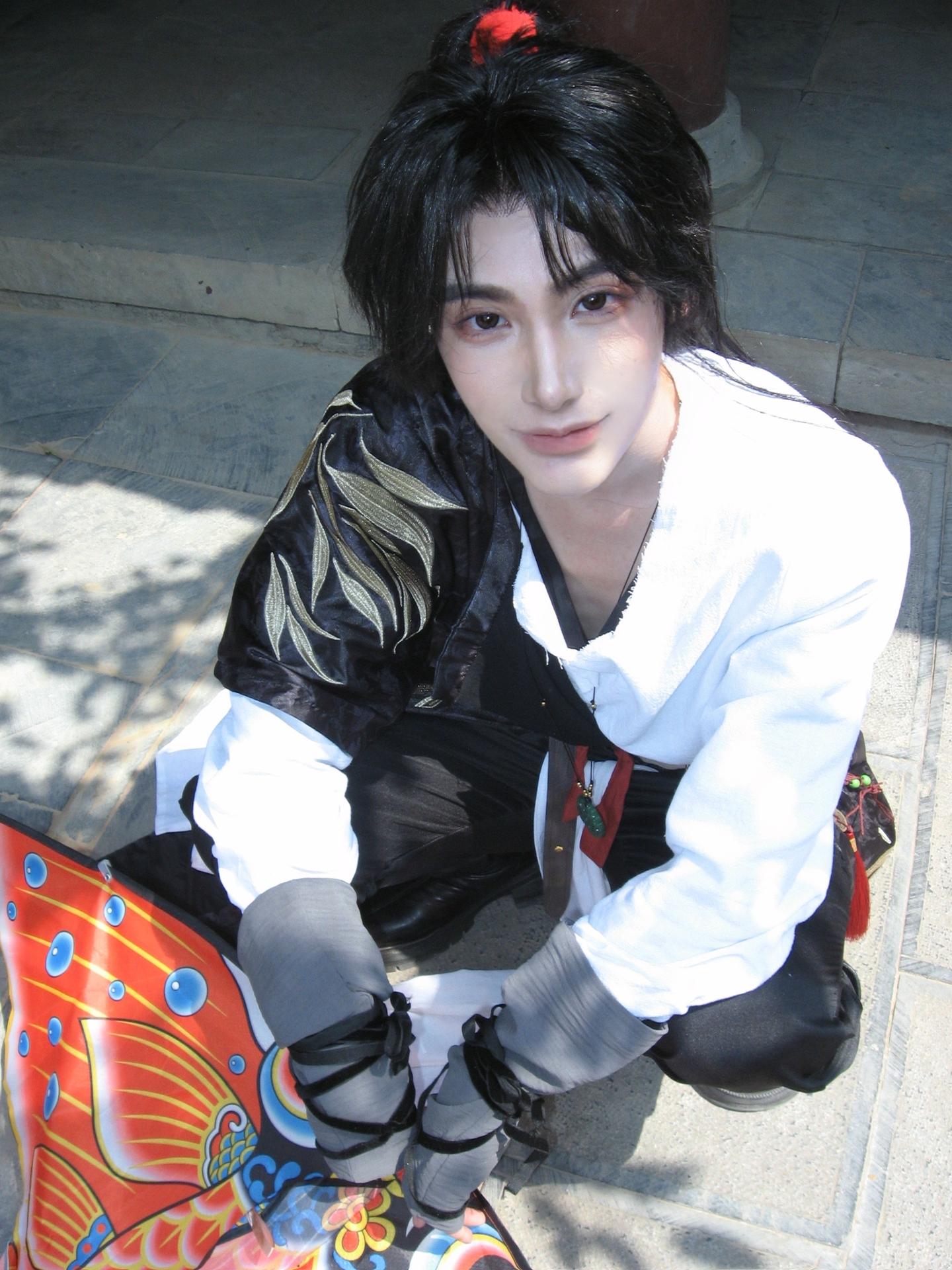 不经事却说离别。