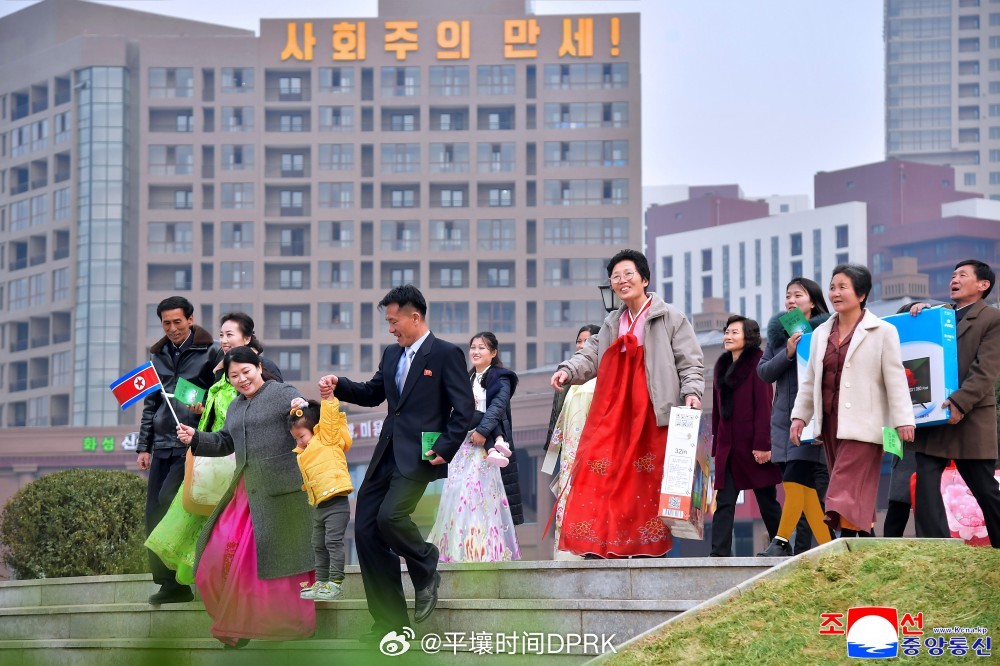 免费分房子咯！免费分房子咯！【和盛地区新大街迎来乔迁之喜，处处热闹非凡】朝中社平