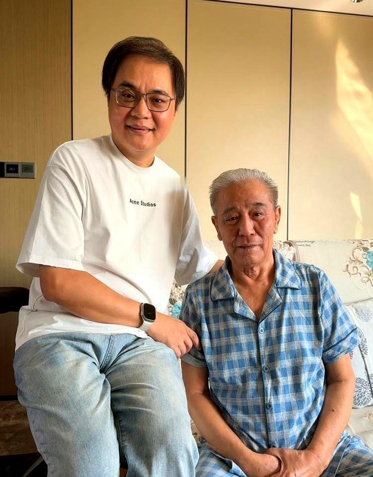 真正的和解，就是把嘴闭上！
82岁的马志明坐在自家沙发上，满头银发，穿着家居服，