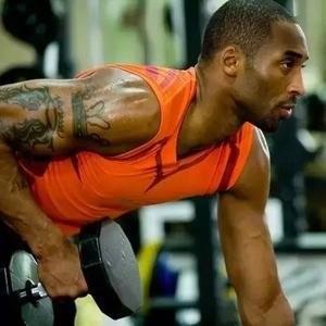 勇士赢球，站出来帮助巴特勒的，竟然不是库明加，也不是穆迪。

看这场比赛我真的挺