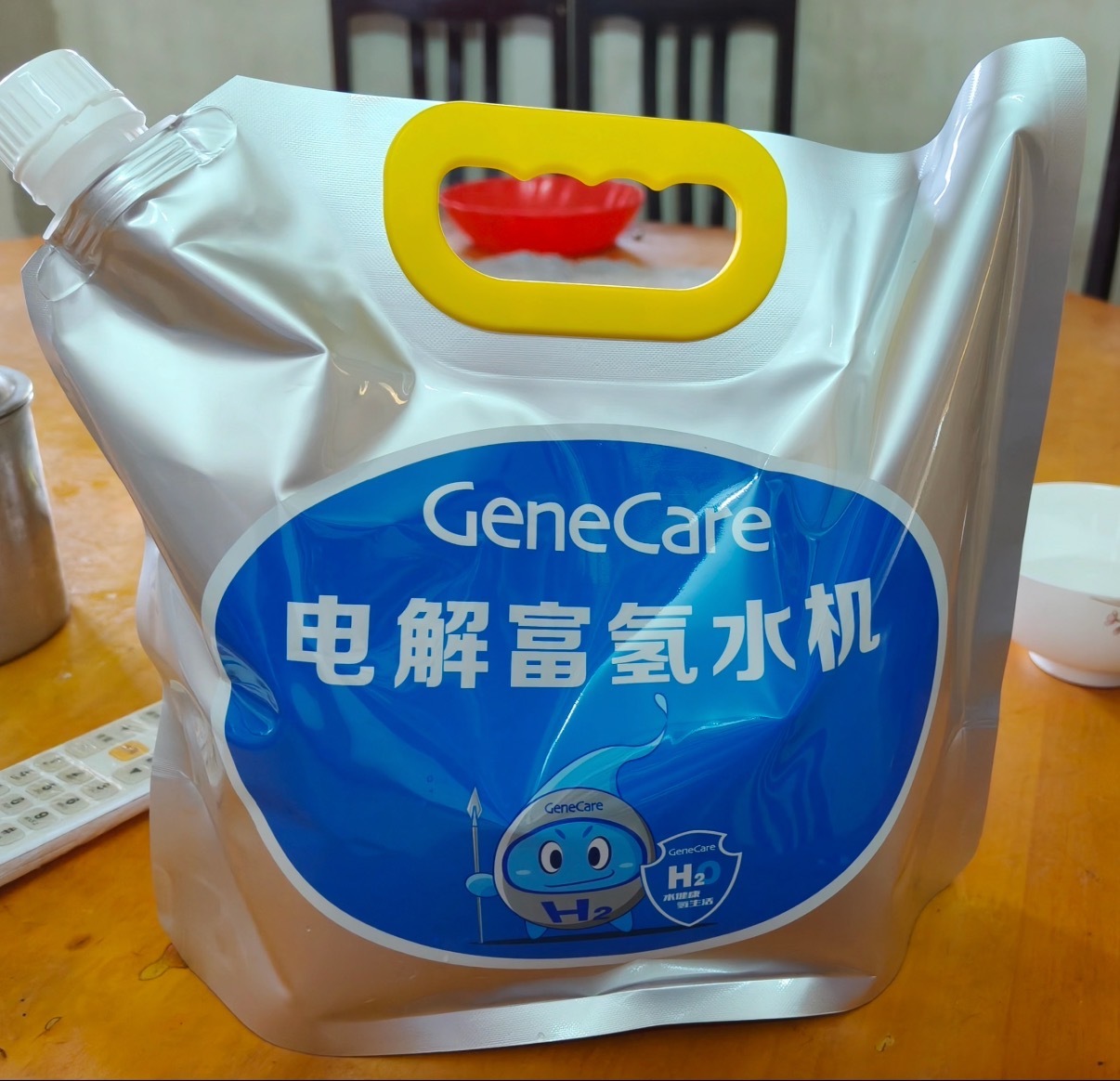 爸妈买的降压神器有多离谱平常工作忙，没怎么回家，上个月回了一趟家看到角落里堆了一