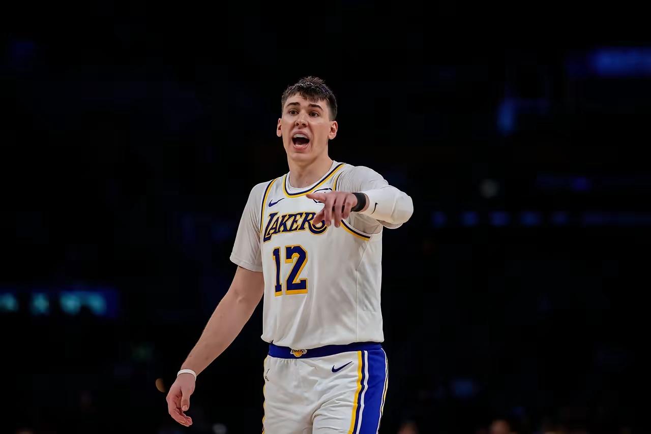 强烈要求拉拉维亚改名！再拉真顶不住了！
拉拉维亚今天又双叒叕拉了！
第二节上场只