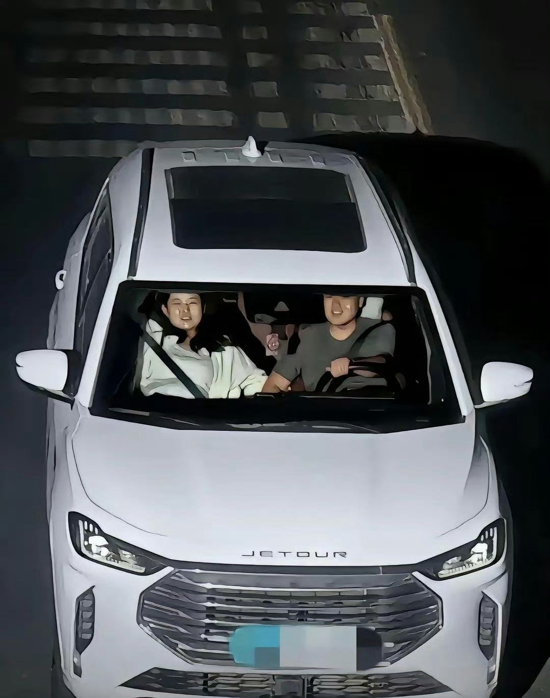 网友：到底哪里违章了？一直不明白！ 