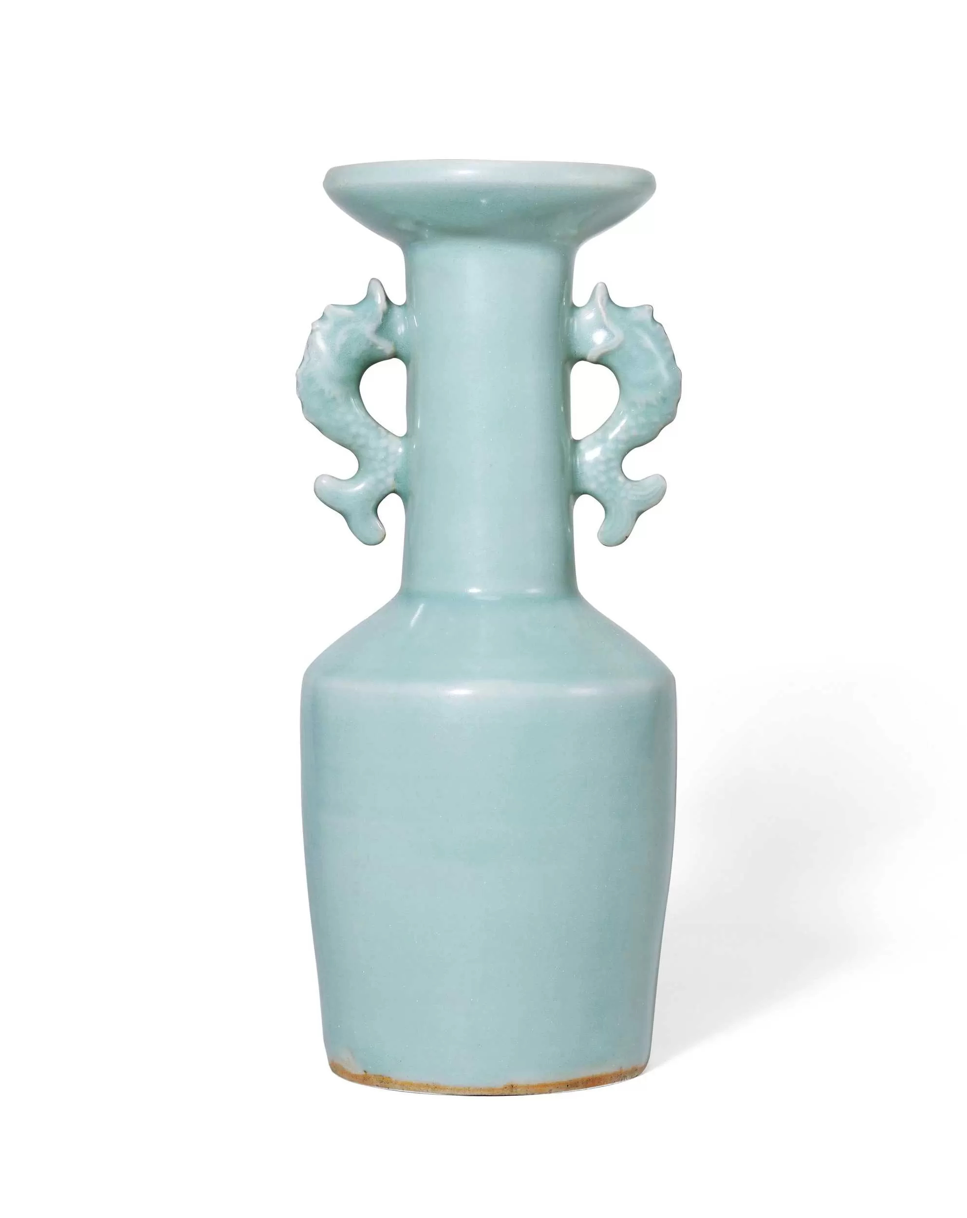 保利香港2026春拍上拍 宋代 龙泉窑摩羯耳纸捶瓶 