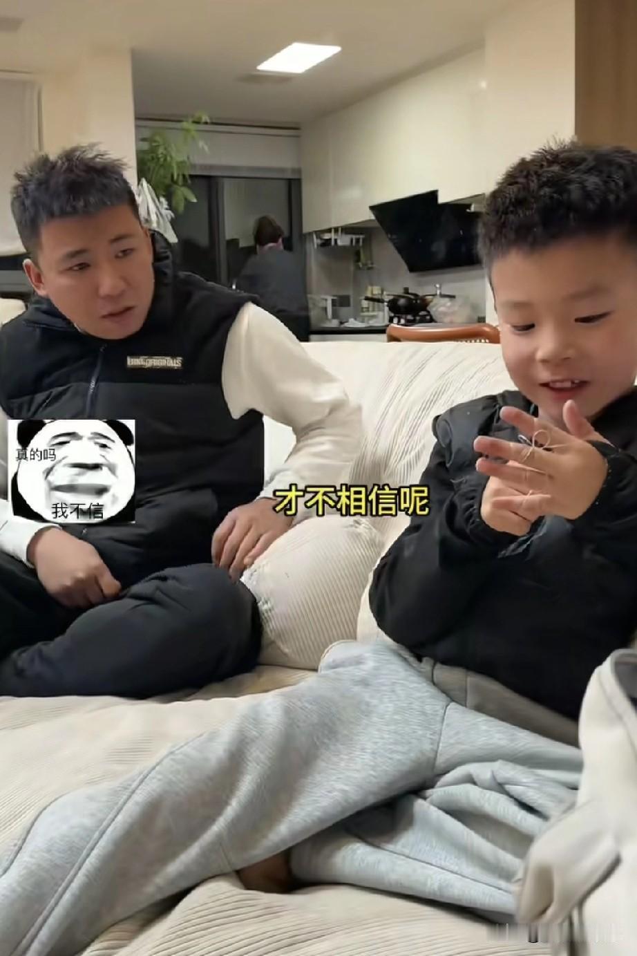 我要是张纹铭母亲，得被气炸了。

又帅又有本事的儿子，婚被没结过，非要娶秋天妈妈