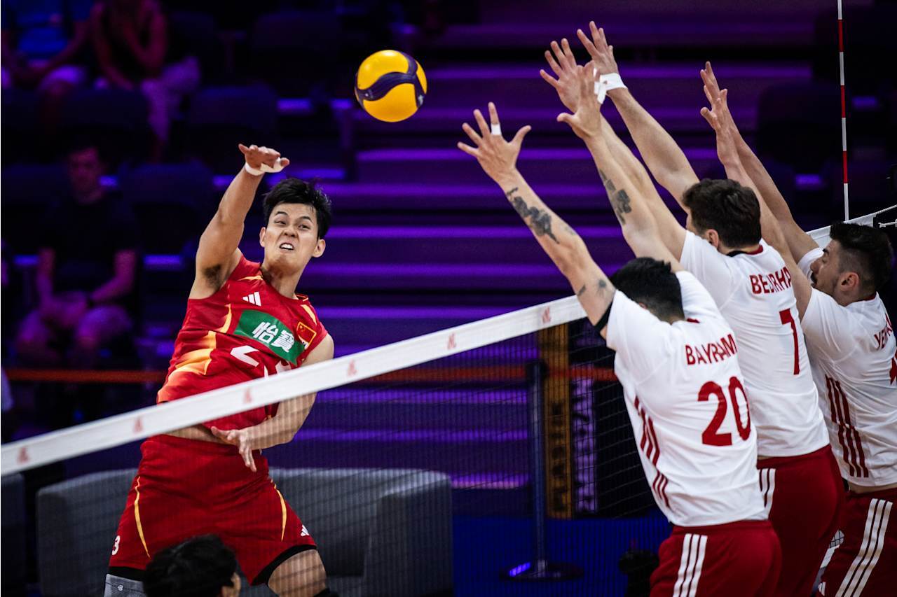 中国男排vs土耳其男排 中国🇨🇳男排0-3不敌土耳其🇹🇷男排（16-25