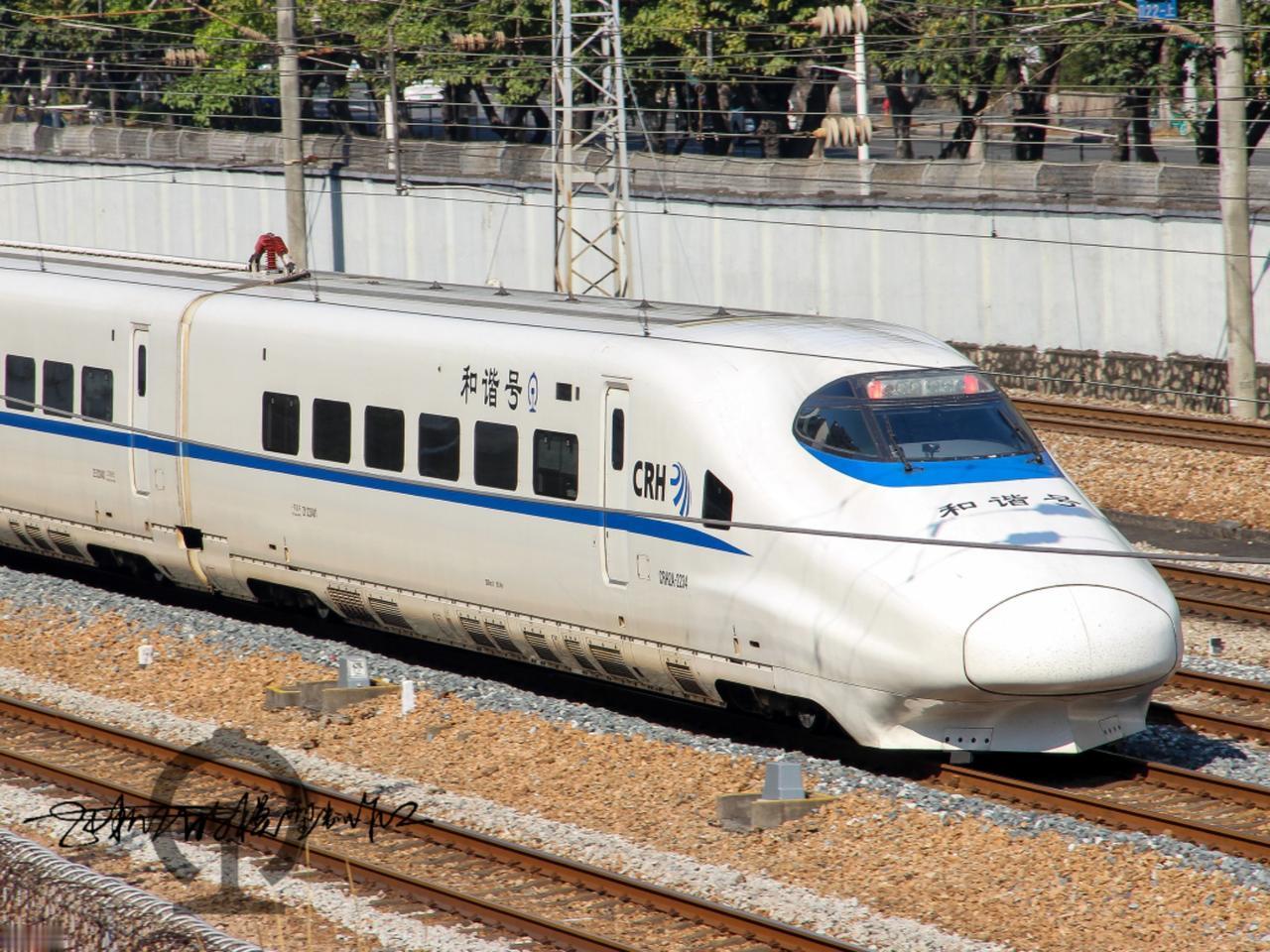 2月12日广州东站偶遇南昌局CRH2A
北方车迷首拍CRH2A，真的喜欢CRH2