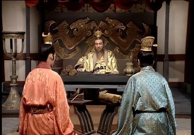 曹丕真是个会玩心眼的高手，但他那一连串针对曹植的难题，怎么看都透着点“小家子气”