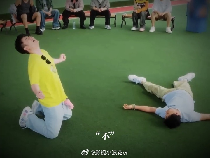 韩庚鹿晗韩语无障碍交流韩庚鹿晗在韩国待过就是不一样17岁的校草鹿晗 五哈节目户外