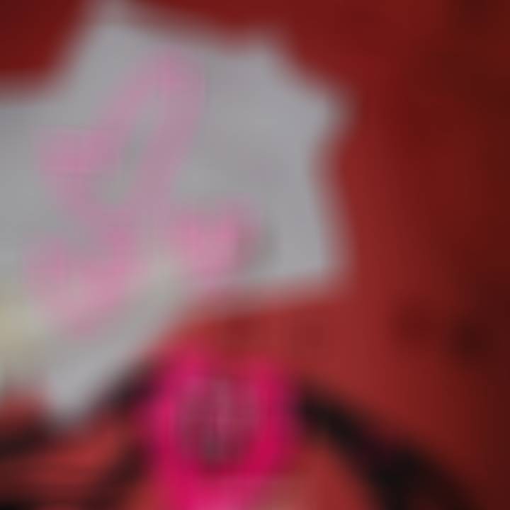 气鼠我了总是忘记垫防水垫拔出来的那一瞬根本来不及反应很快的就流出来划过辟谷滴落在