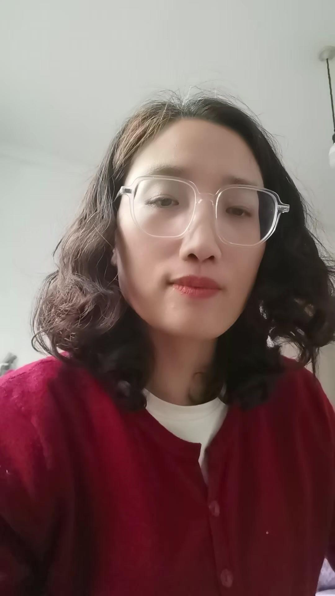 女人别当恋爱脑！醒醒吧！龙飞律师说出了多少男人的心思？
男人的幻想真的很普遍，别