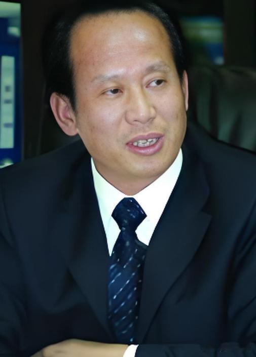 晋江籍名人录(154)一一吴文富
吴文富，1955年7月出生，福建晋江人，金冠园