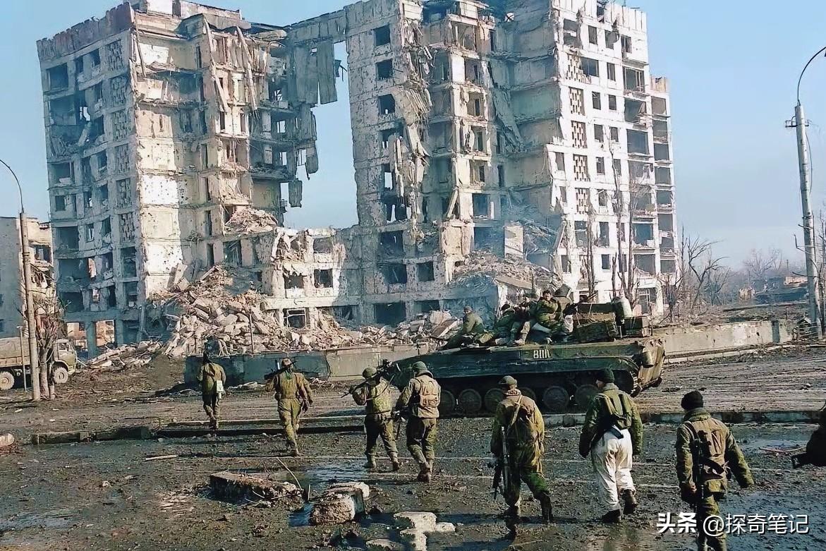 伊朗比我们想象的要牛很多。
现在这仗，表面看着还在你来我往，其实已经快撑不住了。