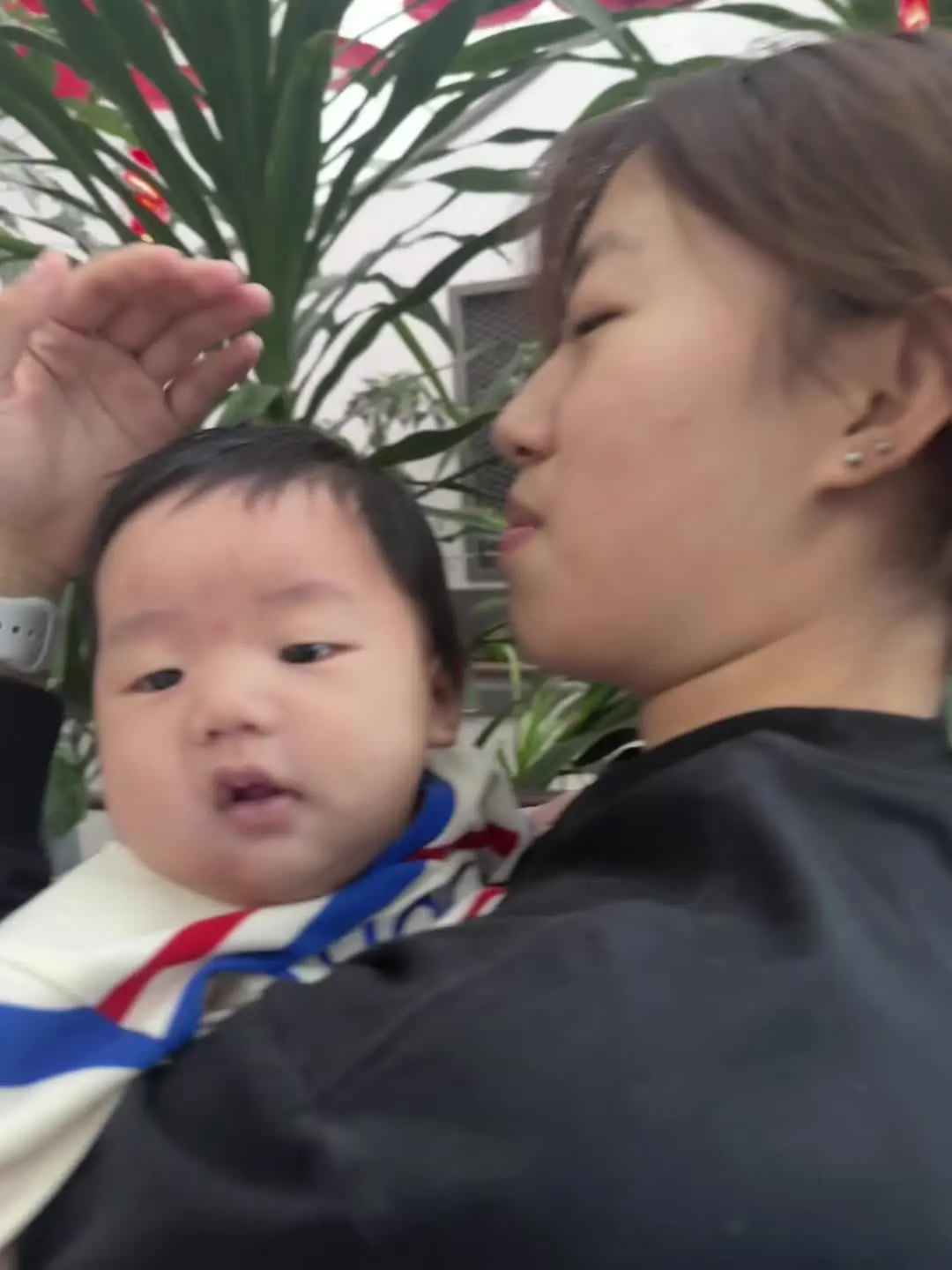 我的好妹妹，怎么不笑了，是不开心吗