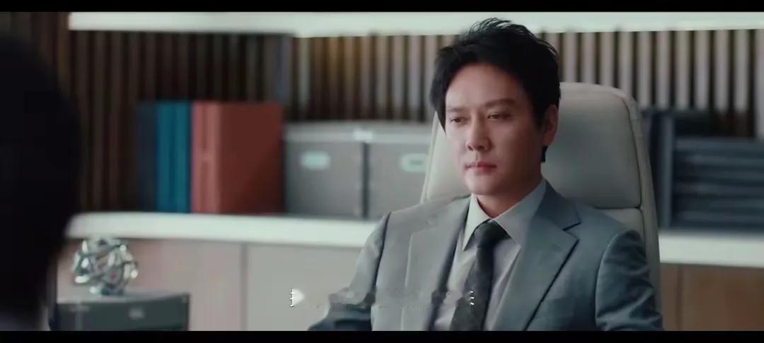 冯绍峰在新剧婚前婚后开始了渣男塞道，早已不是当年深情有担当的顾二了。新剧里眼神戏