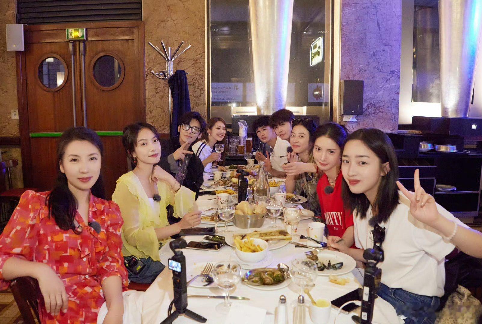 #花少6豆瓣评分跌至3.9# 《花儿与少年6》豆瓣评分又跌了，你有看过这个综艺嘛