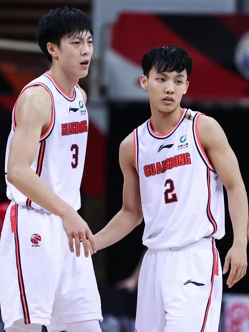 CBA南粤三雄没钱！
广州龙狮男篮：球员超市开张
深圳马可波罗：球员超市开张
广
