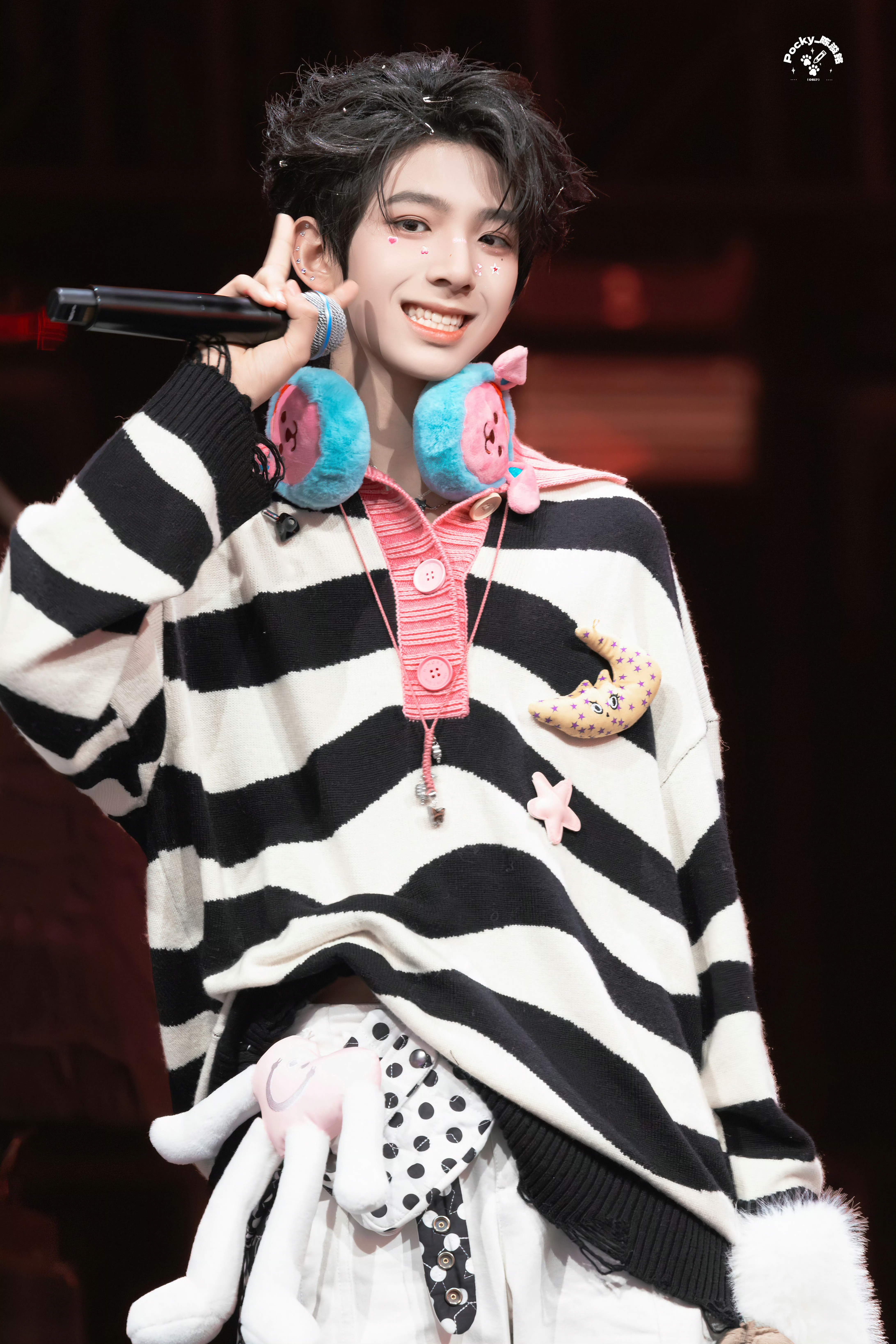 陈浚铭来看看站姐拍的陈浚铭吧，真的好帅啊大家愚人节快乐谁能不爱帅哥呢，好看的照片