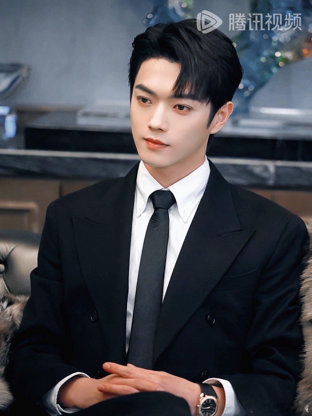 #韩廷梦男##你比星光美丽# 笑不活了，韩廷这魅力，连男生都忍不住想加入梦男大军