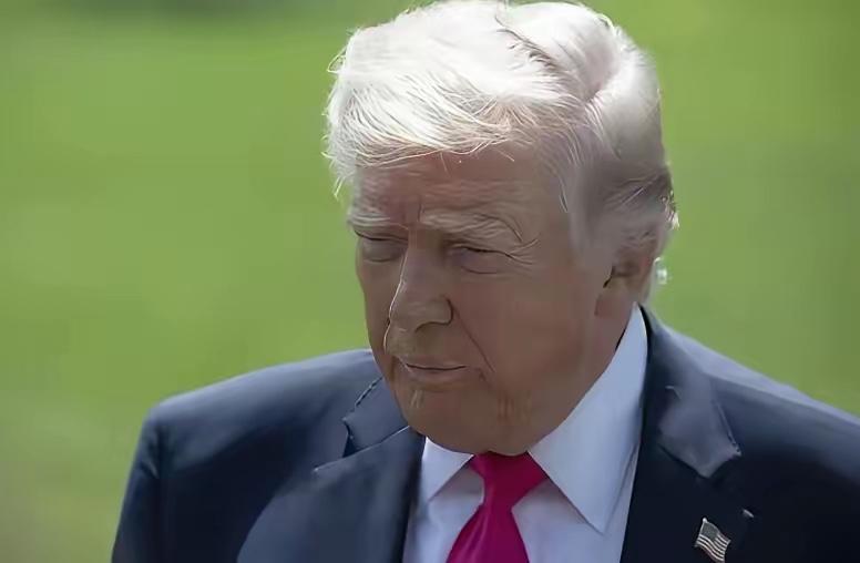 华盛顿彻底破防了！谁能想到，一向水火不容的美国两党，竟在罕见和好了。他们急红了眼