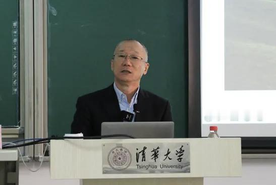 清华教授肖鹰再度公开发声，直面蒋方舟的全部反驳。他手握23处证据，指出论文20条