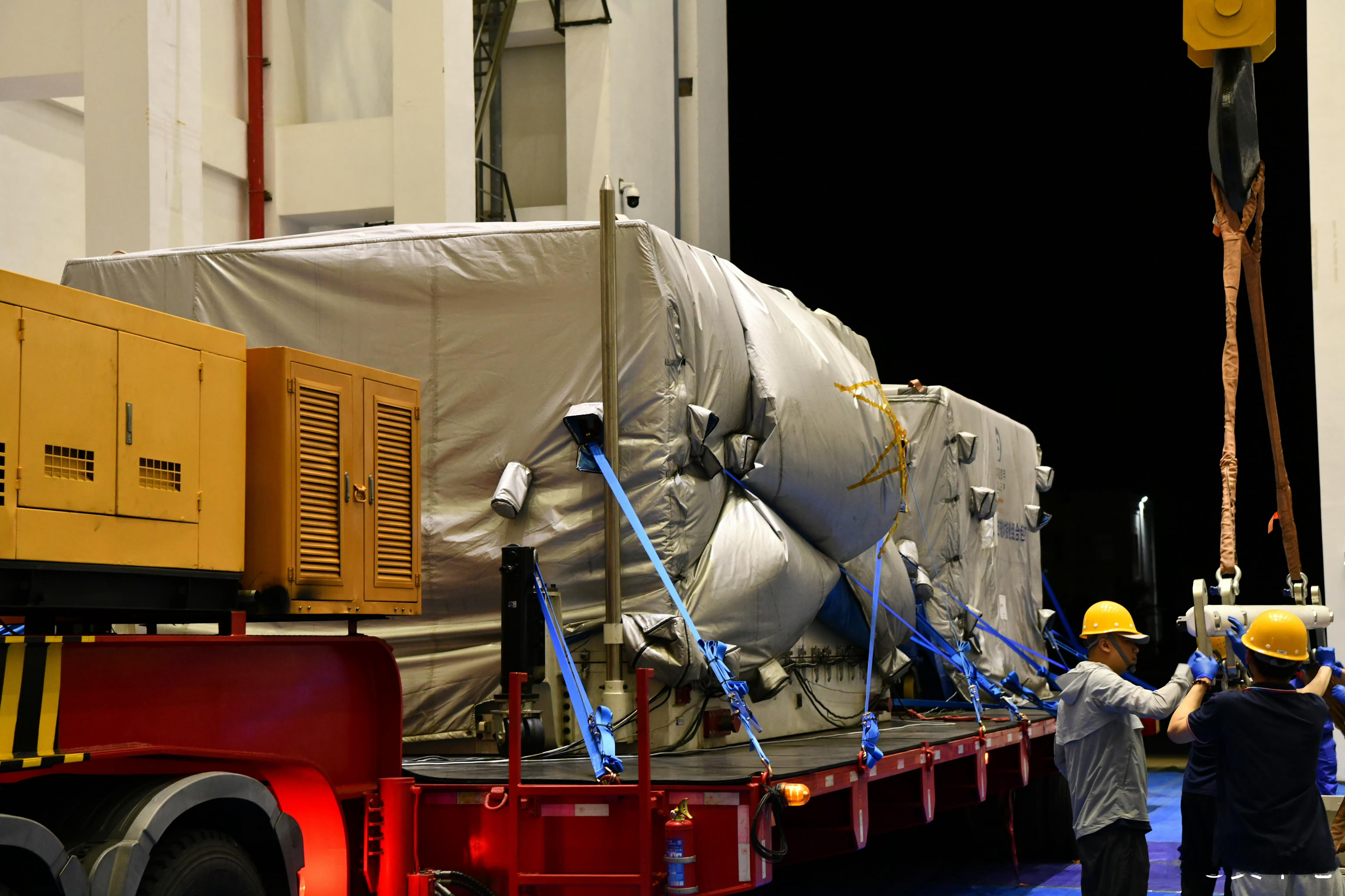 嫦娥七号腿式行走 本次嫦娥七号任务的目标是突破高精度月面软着陆、腿式行走、月面飞