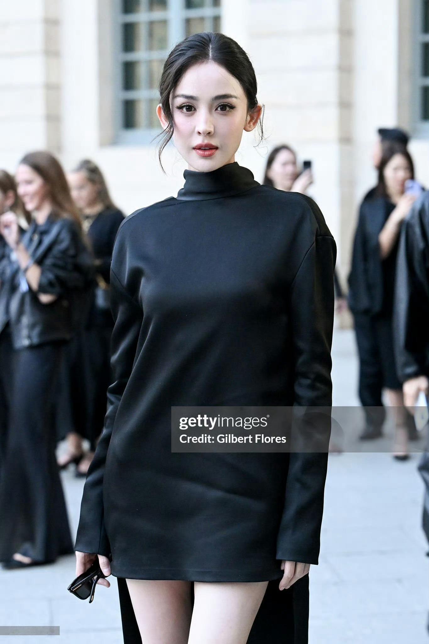 娜扎好美娜扎亮相巴黎时装周Tom Ford 2026春夏大秀 ​​​
