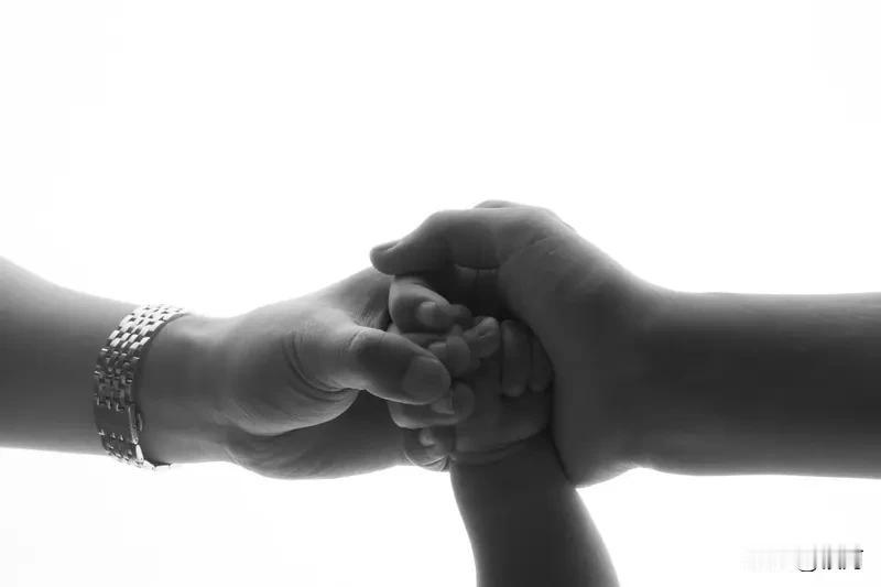 维持一个家，有几个重要因素缺一不可。
首先得有个通情达理的伴侣。就像俗话说的“一