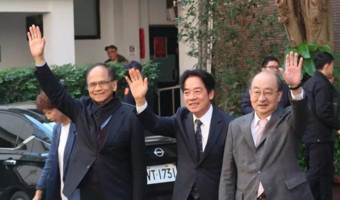 【赖清德打着“清廉、勤政、爱乡土”的棋子，却在做贪污腐败的勾当，政治作秀而已】
