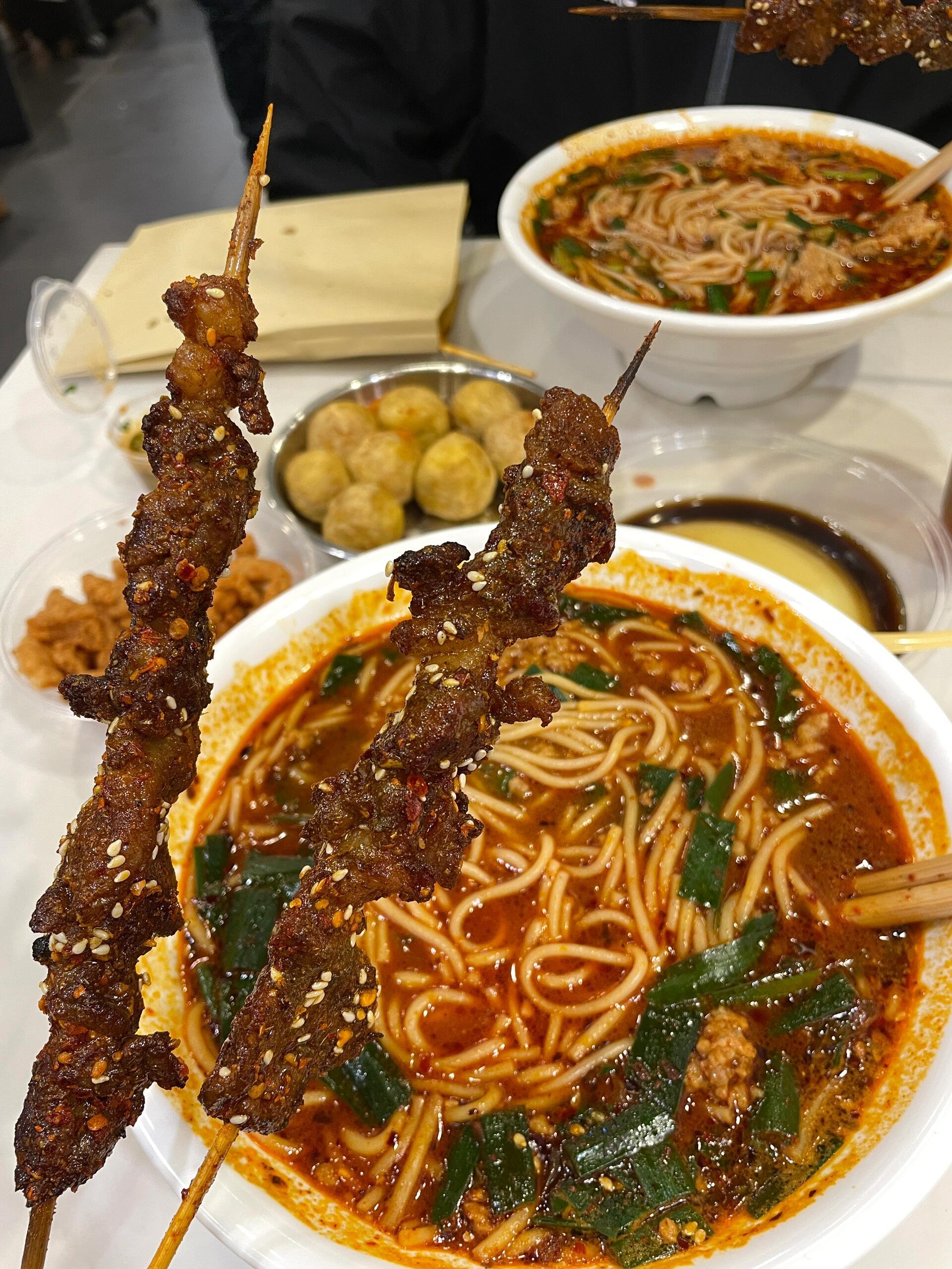 爱就是跟好朋友吃好多好多顿饭🍜 