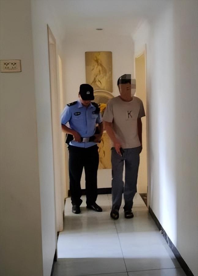 贵州镇宁，一对夫妻因不满物业公司的服务，长期拒缴物业费。后法院介入调解，这对夫妻