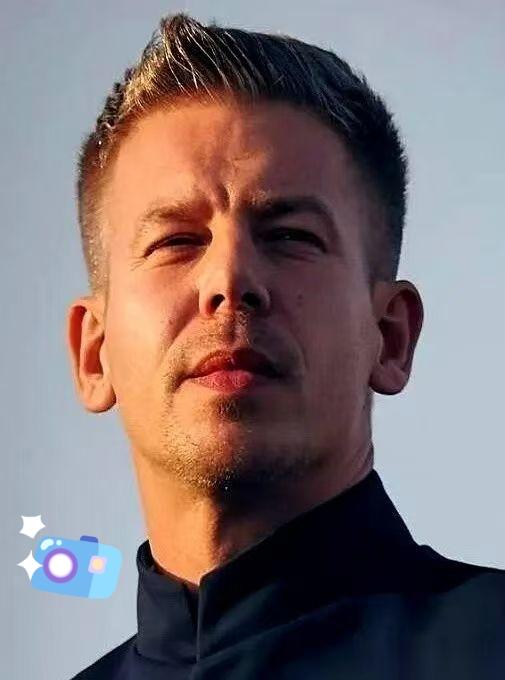 匈牙利撕破脸了！
总理毛焦尔亲自下令：所有从乌克兰来的货车，只要拉的是小麦、玉米