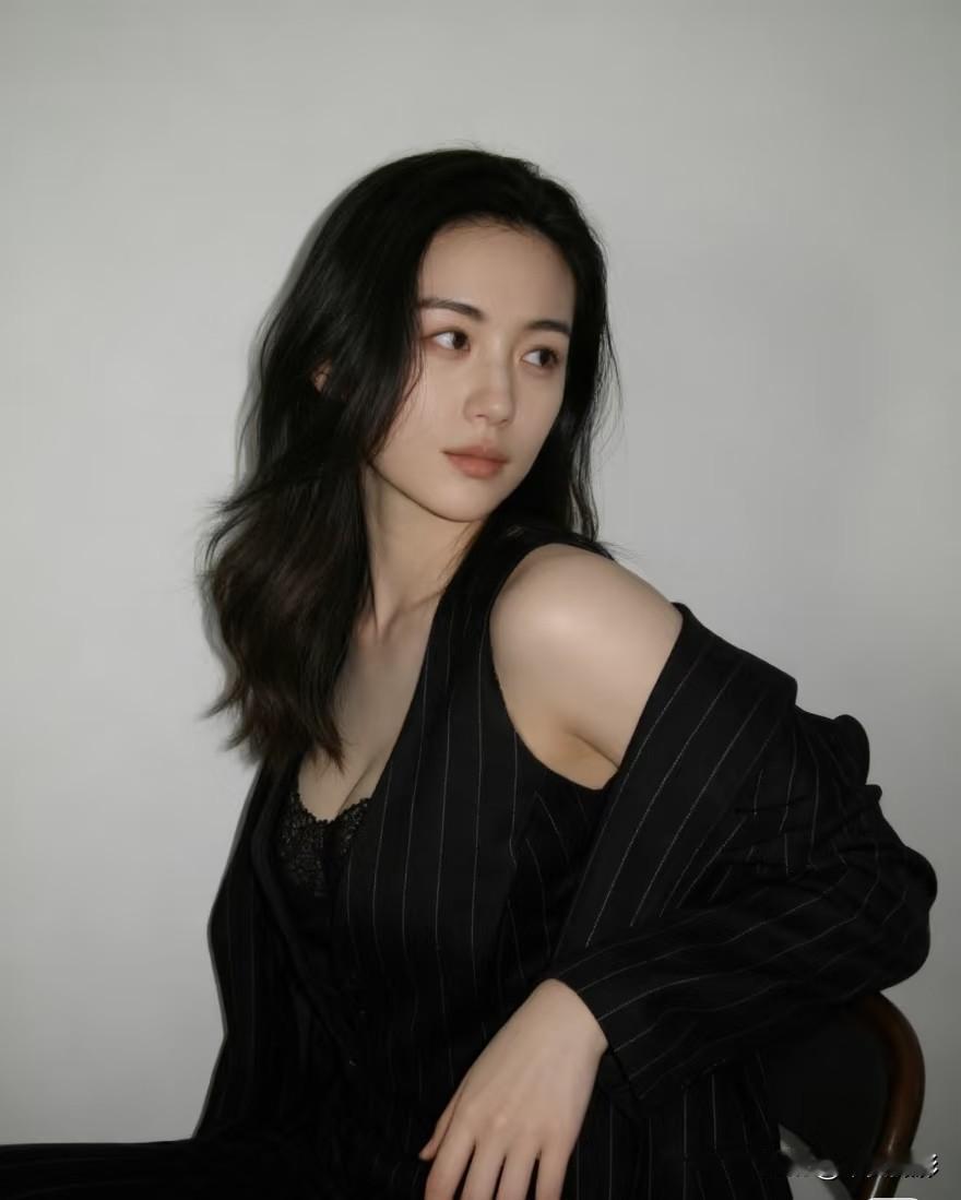 欲把西湖比西子，淡妆浓抹总相宜。