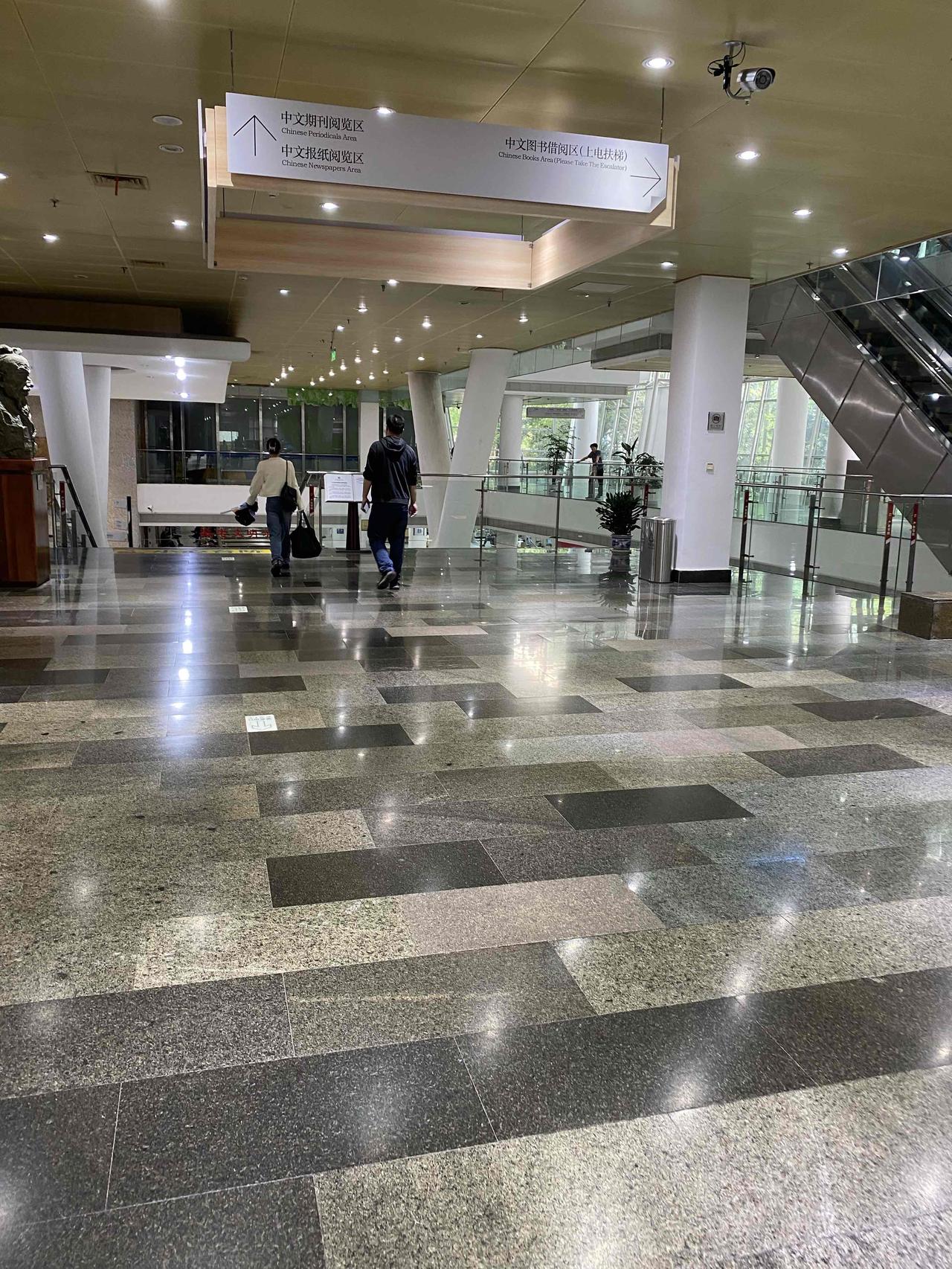 血淋淋的现实！
你可以不尊重家人，可以不听朋友的劝解，更可以不遵从长辈的教诲，但