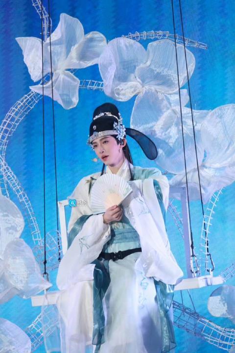 刘宇探花郎造型刘宇从天而降刘宇你真的好帅好帅 