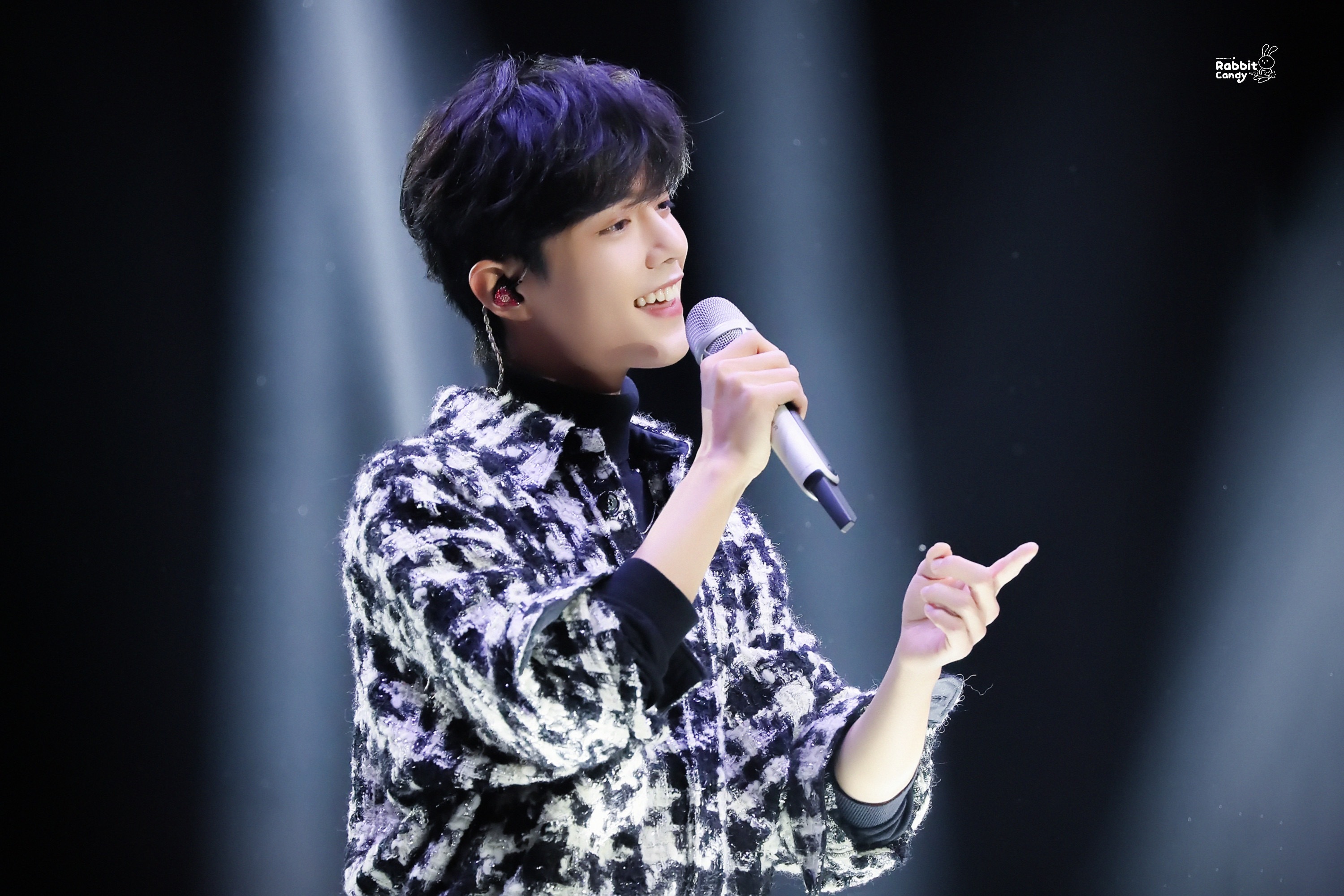 肖战2026双剧霸屏双倍惊喜◎肖战  自带阳光，自带锋芒。肖战这身造型超好看~ 