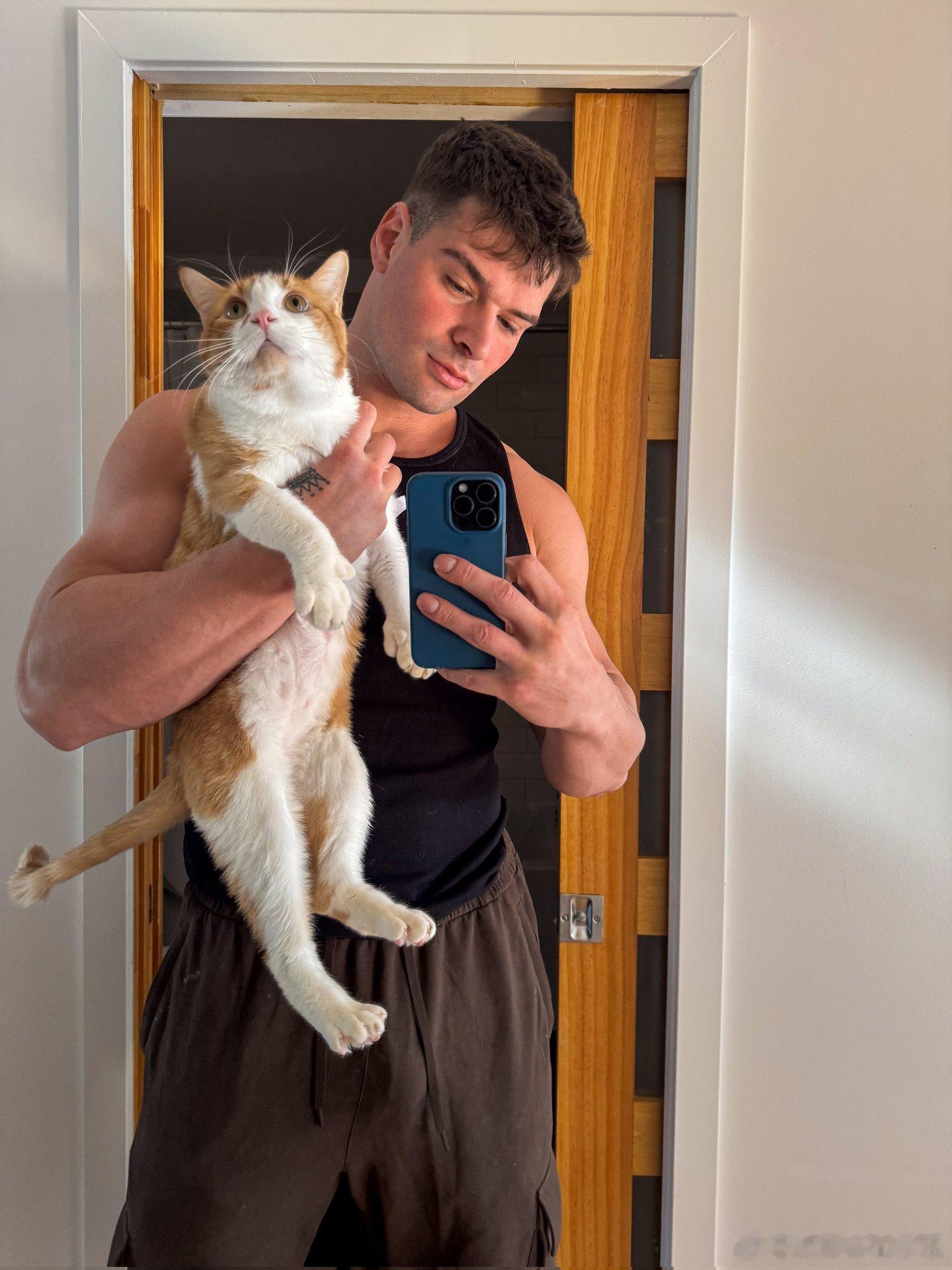 Malik Delgaty 的猫咪好可爱 