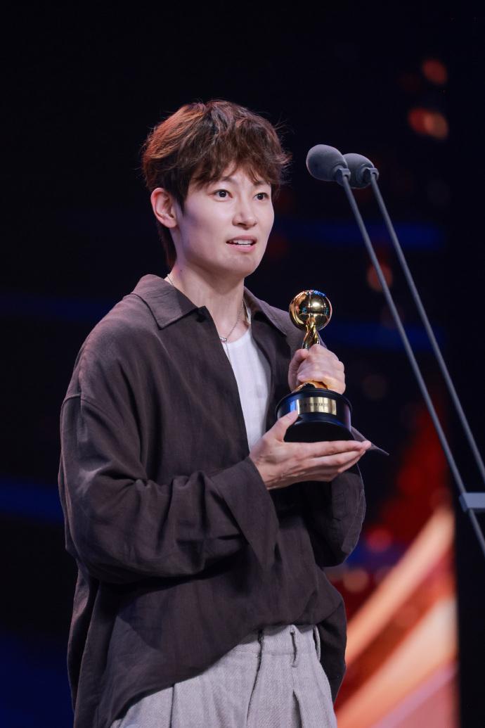 杨力维三分球是近八赛季命中率最低的一次

只有23.7%，本赛季也为东莞女篮打了