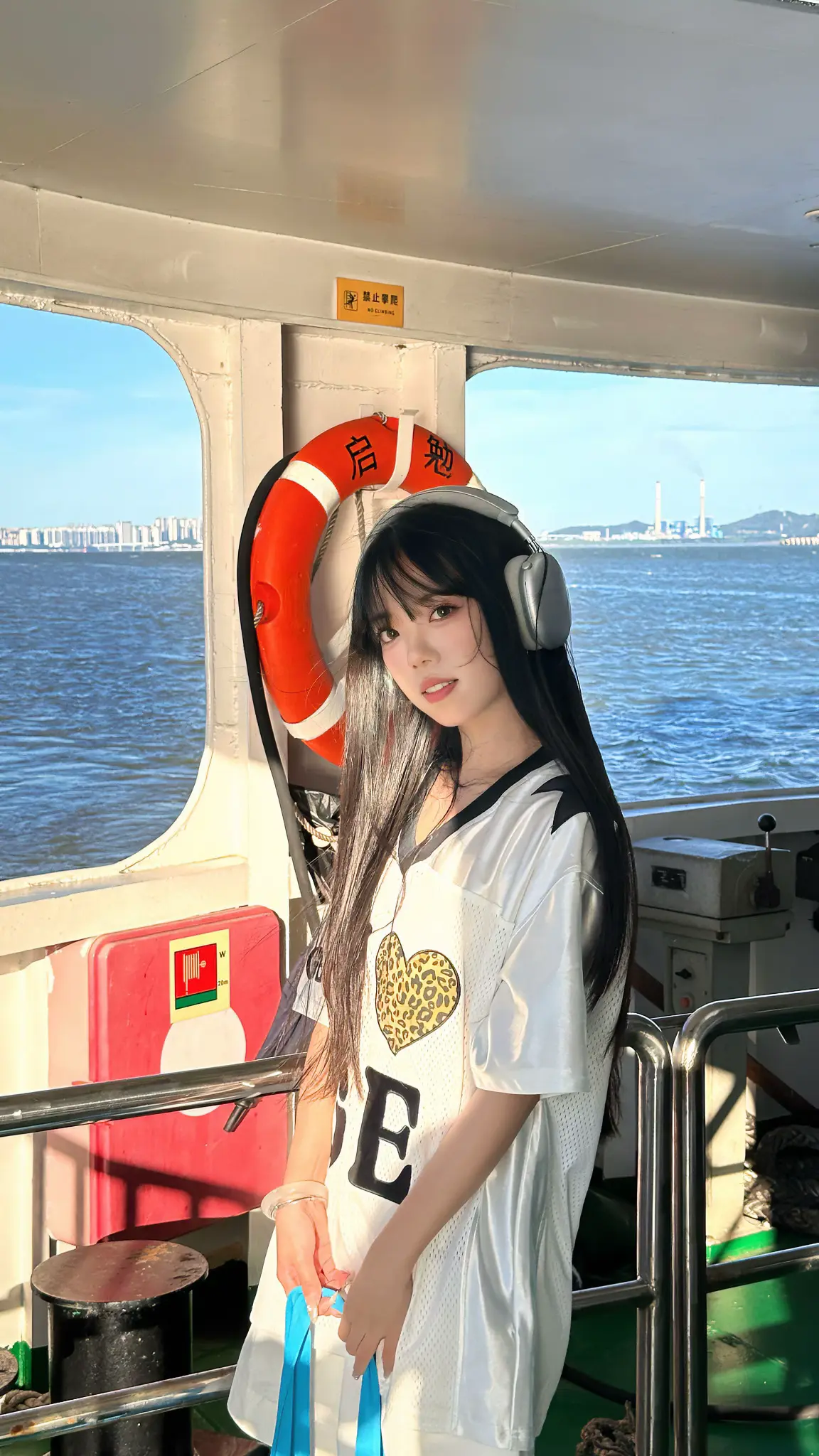 用35℃海风搅拌落日🚢🌊。