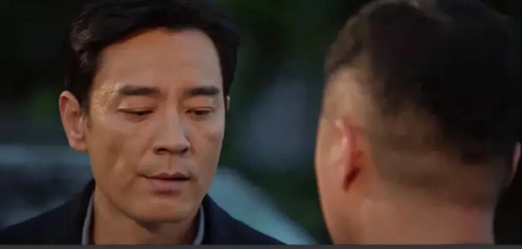李人骏这浆糊脑子，如果不是他妻子的小姨兰景茗的提携，怎么也当不上检察长。
   