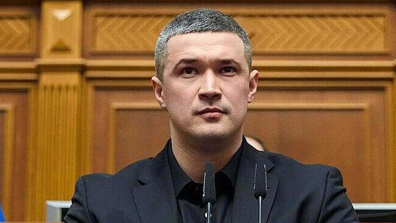 最近几天，乌克兰国内接连爆出大新闻，对泽连斯基来说都是坏消息，对普京来说，则是"