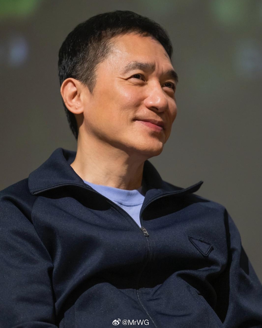 梁朝伟影讯 “【寂静的朋友】是我在筹备与拍摄过程中，学到许多知识、收获诸多感悟的