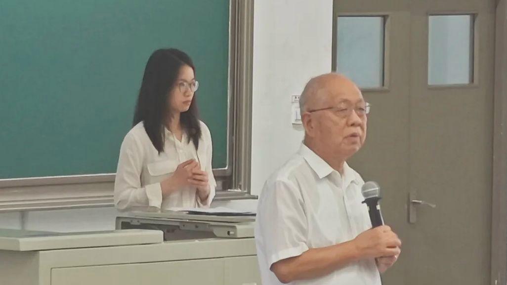 近日，丘成桐辞退清华大学丘班学生引发热议。那么，丘成桐究竟想要什么样的数学人才？