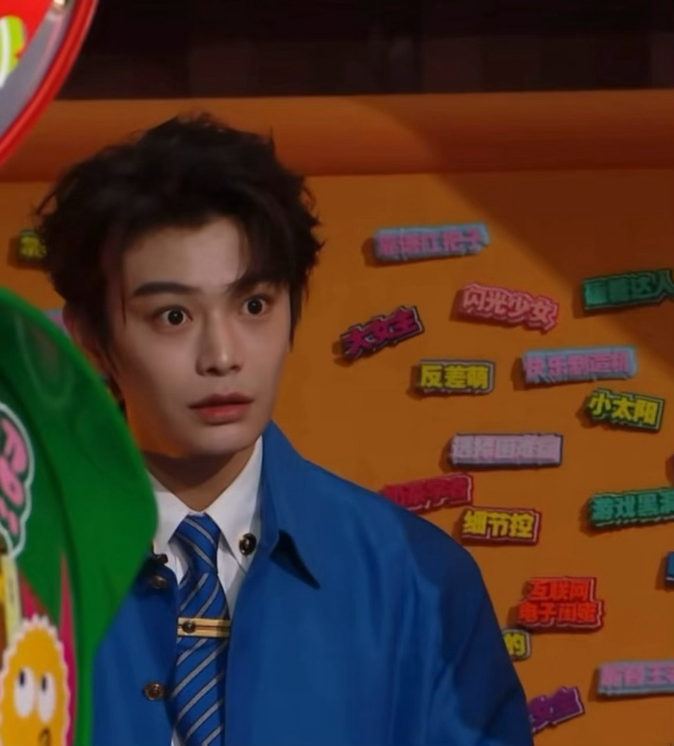 滴溜着大眼睛就被吓了