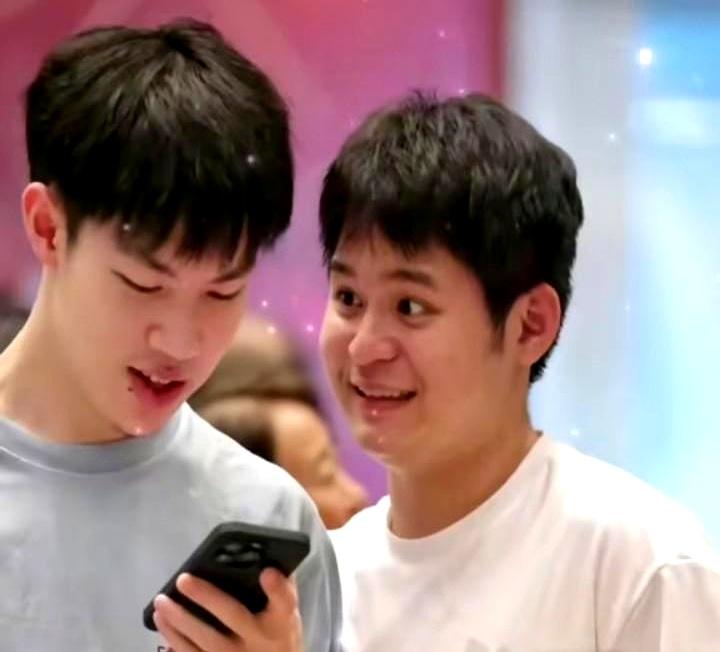 国乒05后双子星的差距，藏都藏不住了！  
 

林诗栋今年简直开了挂：新加坡大