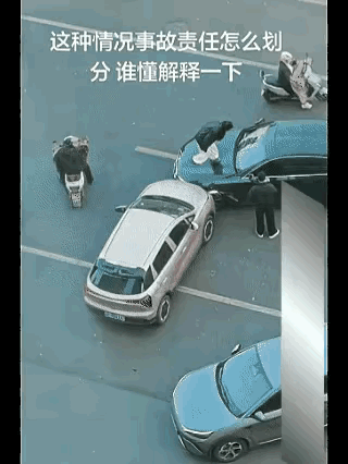 这个人喜欢蹦蹦跳吗？
我看得出来，
他好开心呀。