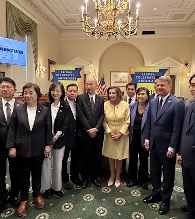 韩国瑜窜美“密会”佩洛西 称双方“只能谈恋爱、无法结婚”  绿营酸：对外交流不是