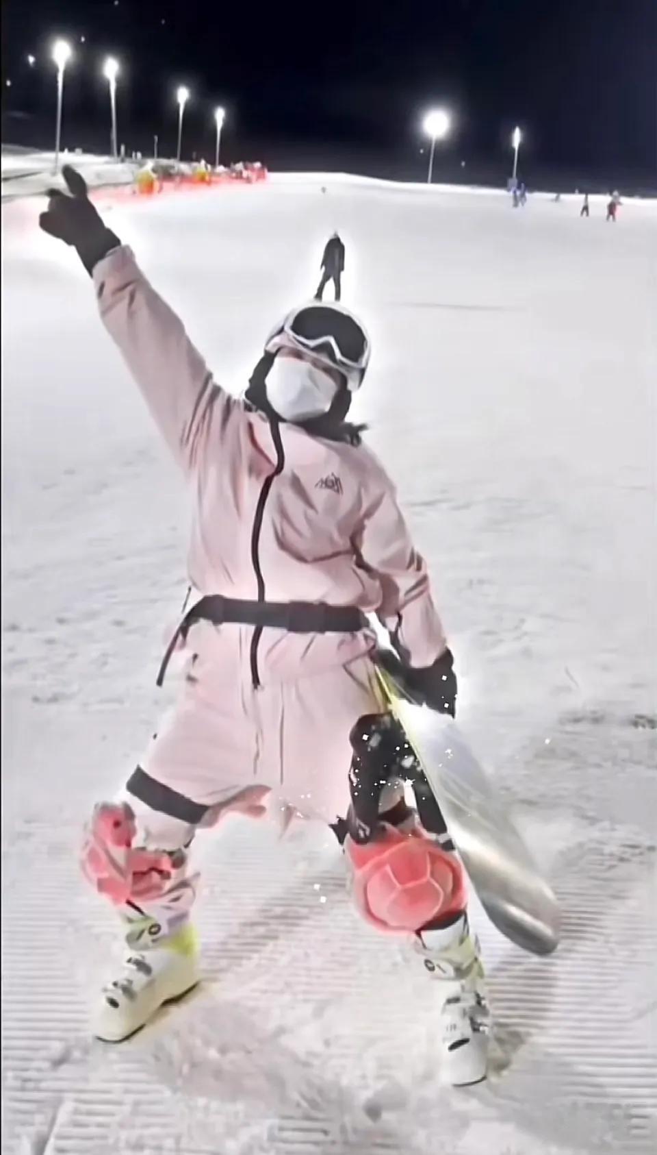 这装备好酷！
全红婵。