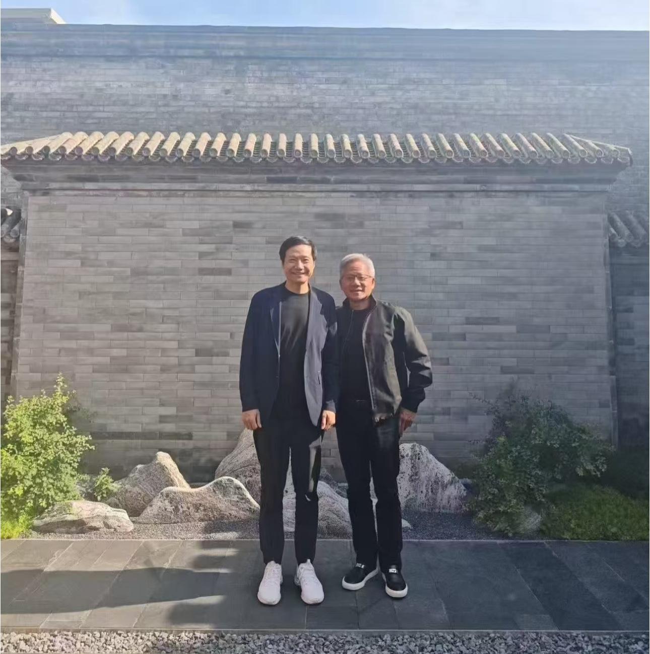 英伟达CEO称非常想买小米汽车双方合作至少可以追溯到小米3时期，现在小米汽车也是